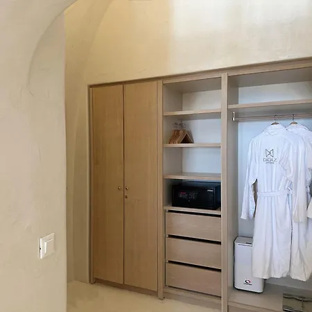 Dagaz 4* Fira (Santorini)