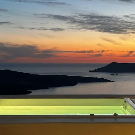 Dagaz Fira (Santorini)