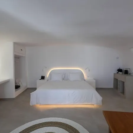 Dagaz 4* Fira (Santorini)