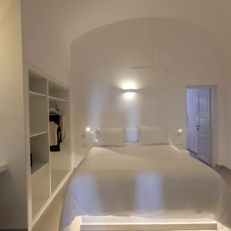 Dagaz Fira (Santorini)