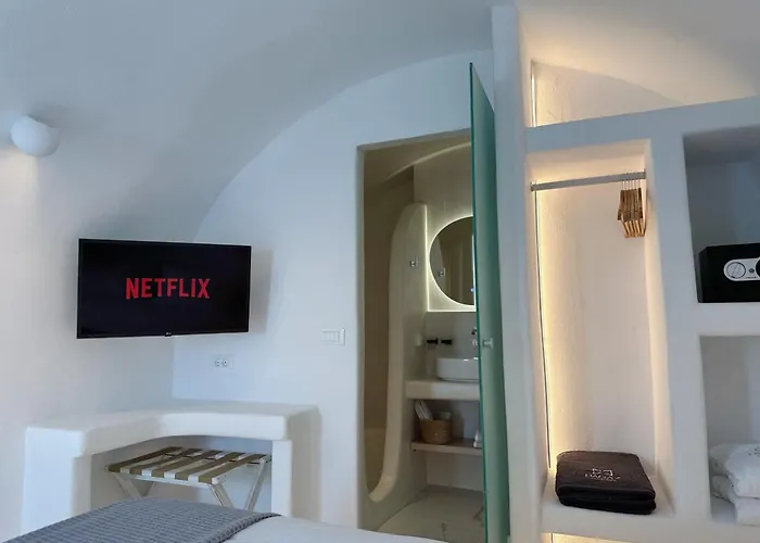 Dagaz 4* Fira (Santorini)