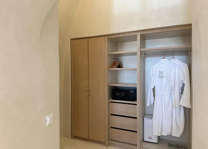 Dagaz 4* Fira (Santorini)